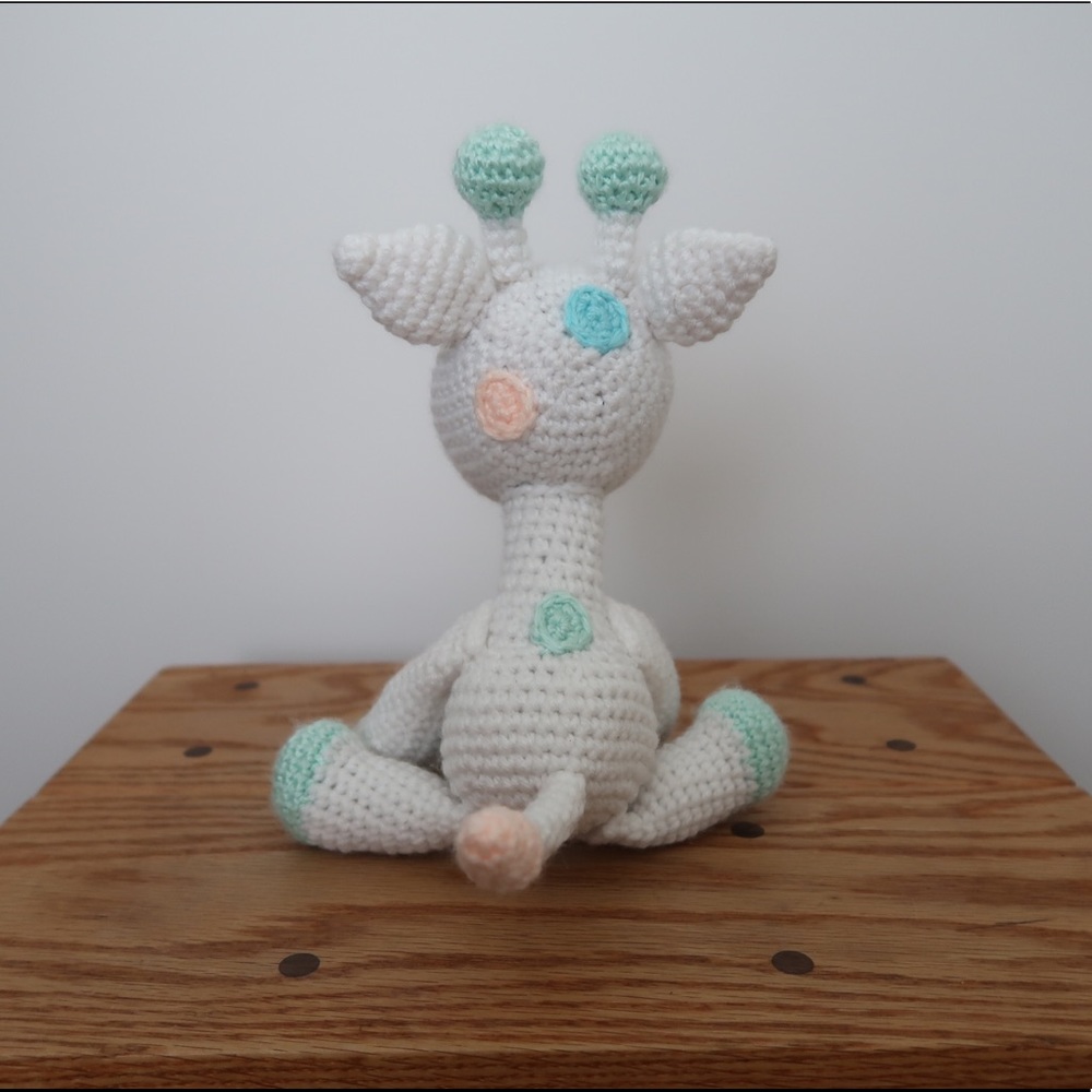 Crochet Giraffe - Picture 2 of 3